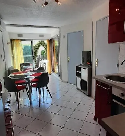 Les Oliviers , En Rez De Chaussee Avec Terrasse Apartment